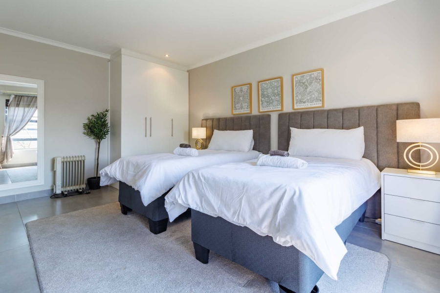 4 Bedroom Property for Sale in Flamingo Vlei Western Cape